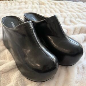 Jeffrey Campbell Black Platform Mule Clogs | Size 10